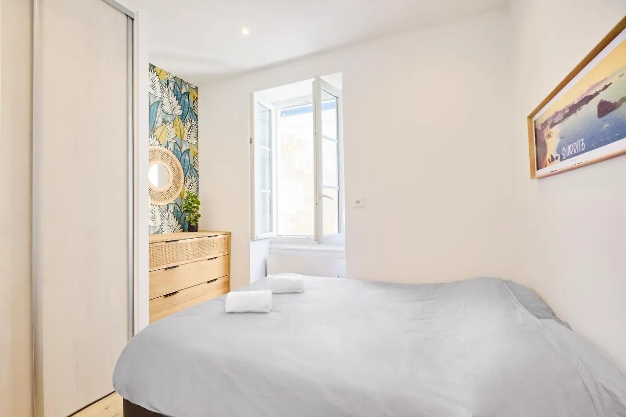Apartament Cozy Apt near Côte des Basques w Parking! Biarritz